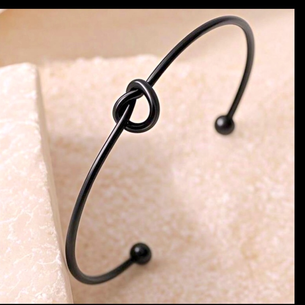 Matte Black Twisted Knot Cuff Bracelet NEW 🏷️
